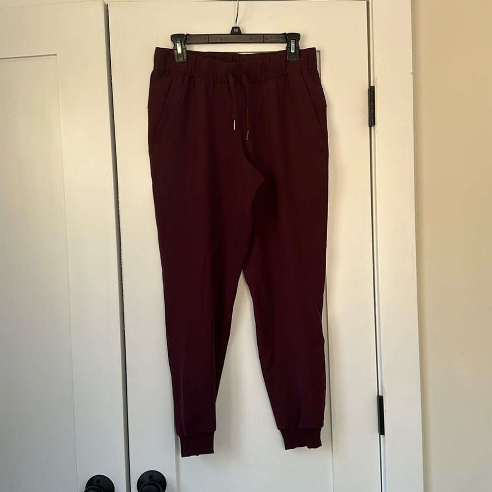 Lululemon On the Fly Jogger 28”